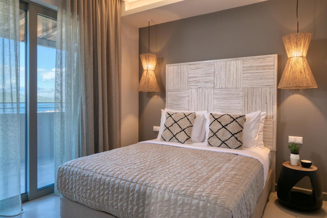 Crystal Waters Hotel Nikiana Luaran gambar