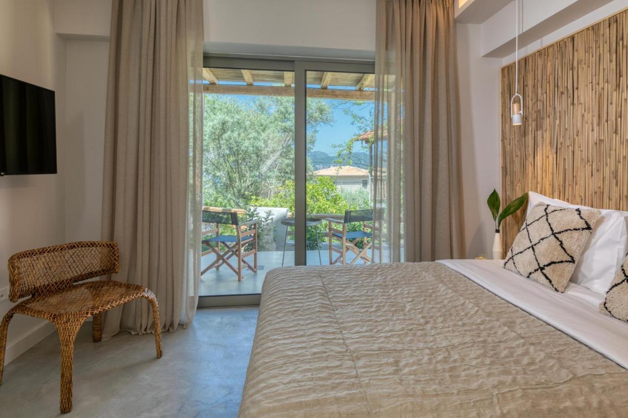 Crystal Waters Hotel Nikiana Luaran gambar
