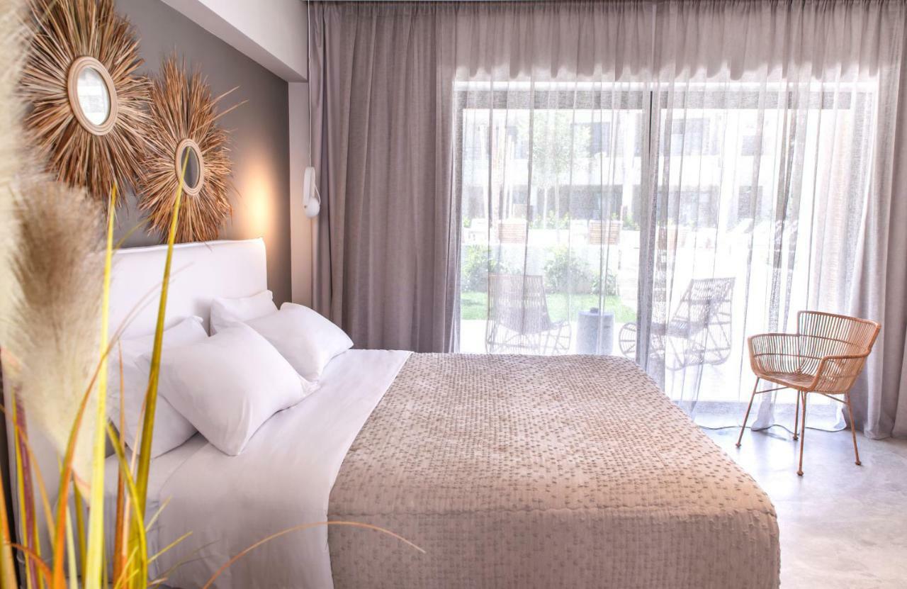 Crystal Waters Hotel Nikiana Luaran gambar